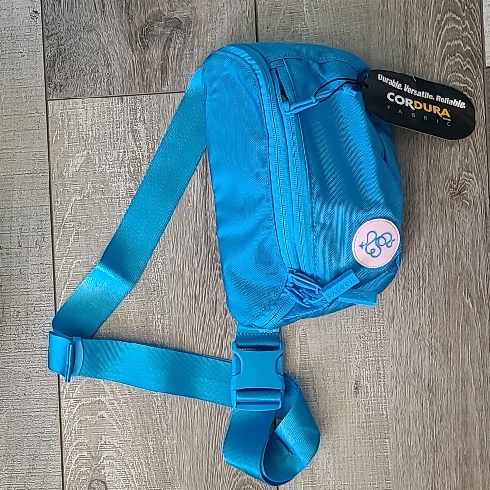 NWOT - Baboon to the Moon Turquoise 3L Fanny Pack